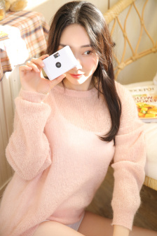 稚嫩的小美女